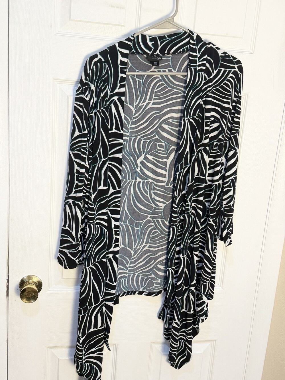 East 5th Black, White & Teal and black cardigan multiple XLT